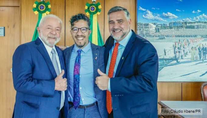 Integrado a Secom do presidente, Jean Wyllys não tem função e nem data para começar