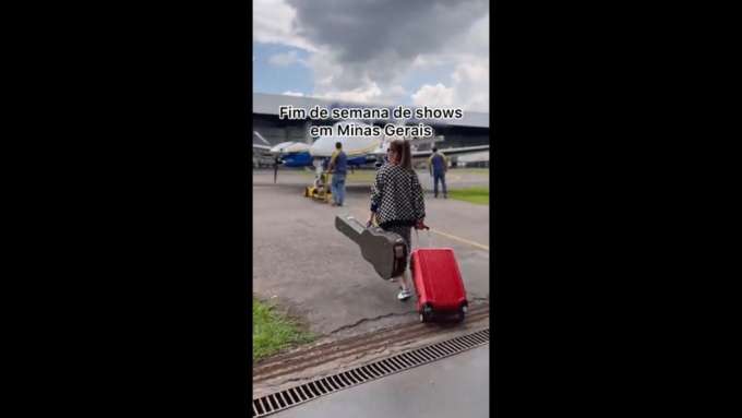 Marília Mendonça é resgatada após avião em que a cantora estava cair em MG, diz assessoria