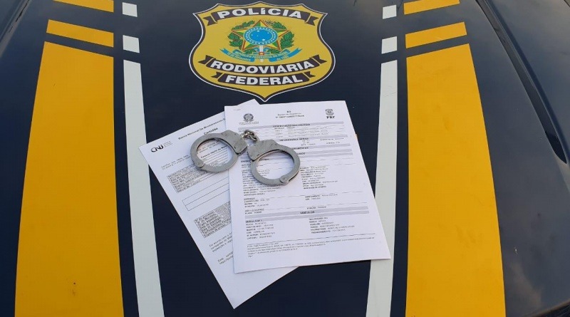 PRF prende três homens procurados da justiça do RN e PB
