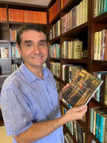 Procurador e escritor Marcelo Alves Dias de Souza lança livros sobre literatura francesa nesta segunda-feira (24)