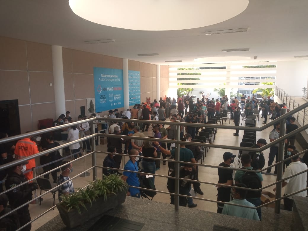 Desorganização e incompetência na vacinação das Forças de Segurança