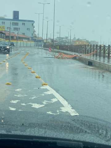 Calçada pode ceder em Areia Preta
