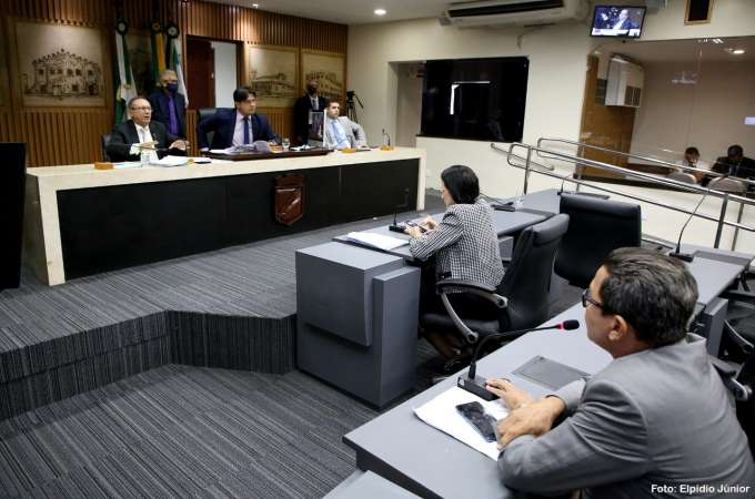 Vereadores de Natal aprovam projeto que incentiva descarte responsável do lixo