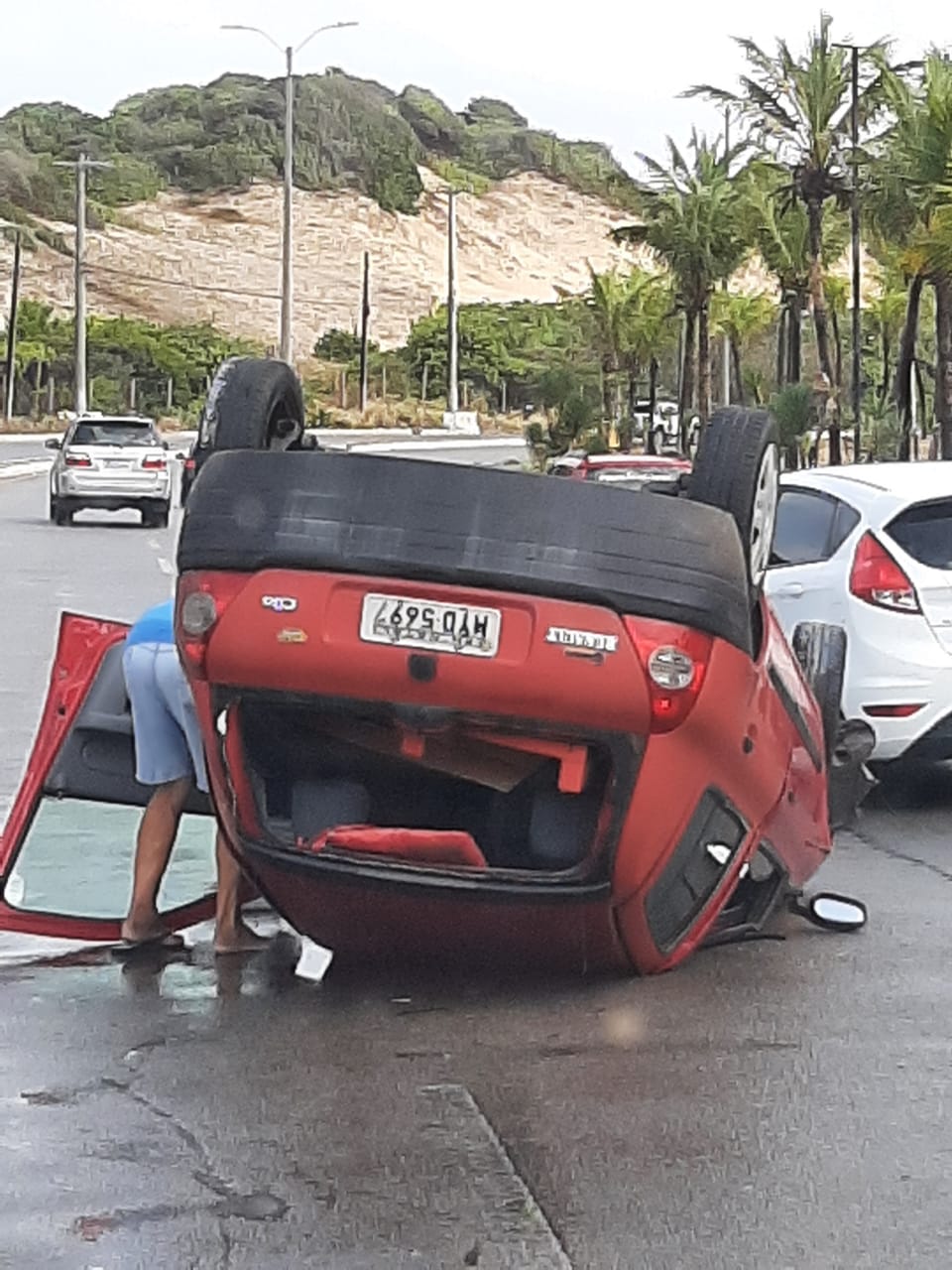 Acidente acaba de acontecer na Via Costeira