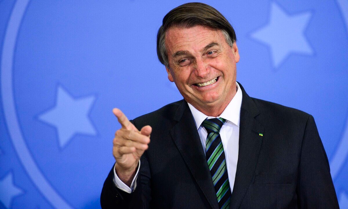 Bolsonaro lidera corrida presidencial para 2022