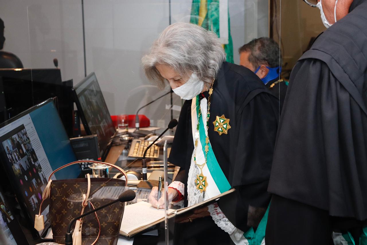 Desembargadora Maria do Perpétuo Wanderley toma posse como presidente do TRT-21