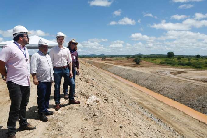 Ministro realiza visita técnica nas obras do Ramal do Apodi