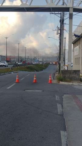 Quase 7 horas de incêndio