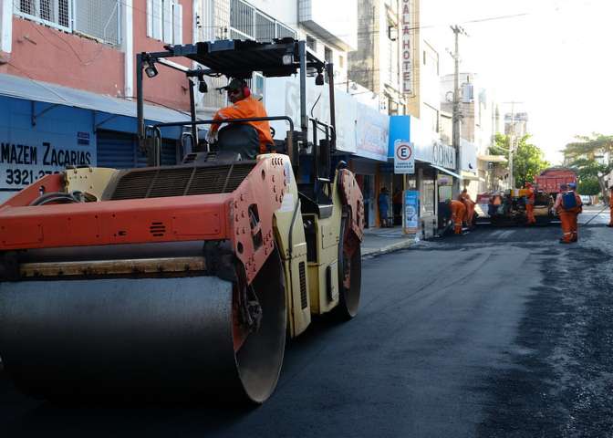 Prefeitura já contemplou 21 km de ruas e avenidas com obras de recomposição asfáltica