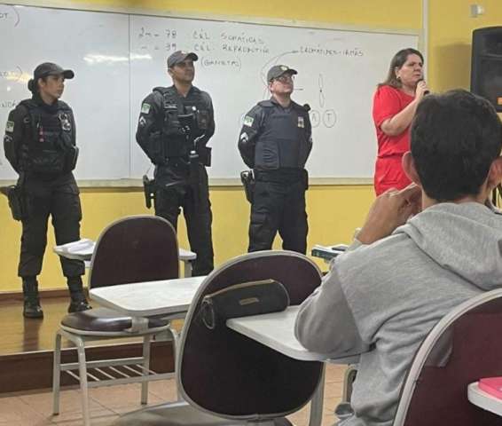 Pais revoltados com coordenação do Neves; Alunos estão chorando