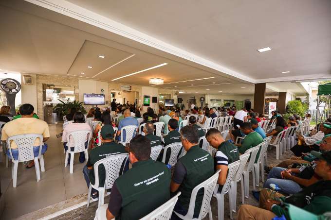 Mais de 20 mil pessoas visitam cemitérios Morada da Paz no Dia dos Pais