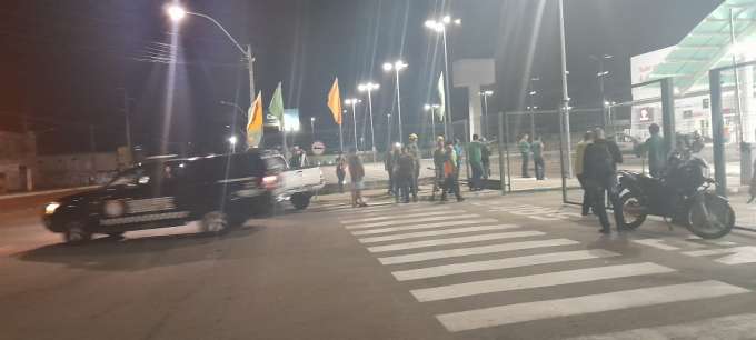 [VÍDEO] Carajás é alvo de ataque de bandidos; Polícia chega e clientes ficam apavorados