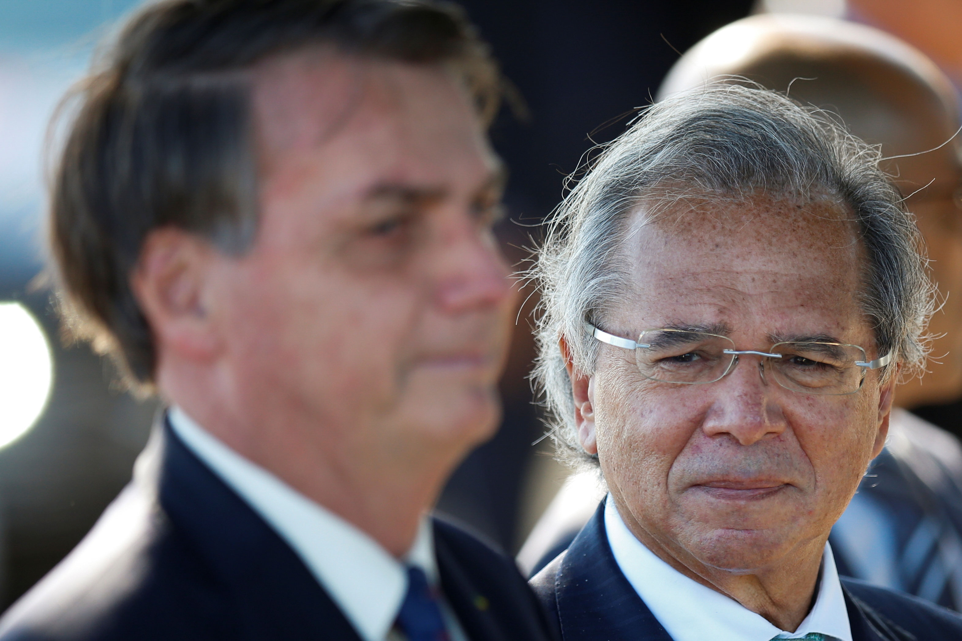 Auxílio emergencial deve ser estendido até o fim do ano, diz Guedes no Congresso