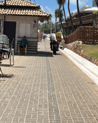 Motos no calçadão de Ponta Negra