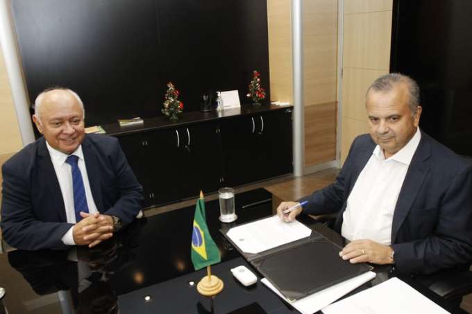 Ministro Rogério Marinho empossa general Araújo Lima na superintendência da Sudene