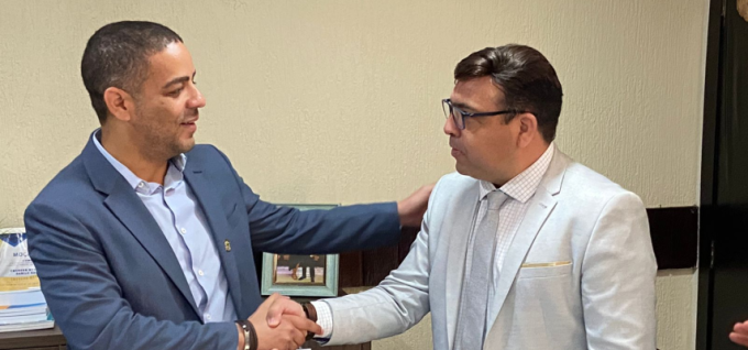 Advogado Zico Moura é empossado na Câmara de Parnamirim