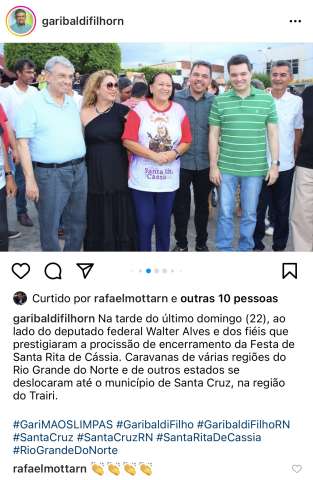 Garibaldi corta cabeça de primo Carlos Eduardo da foto