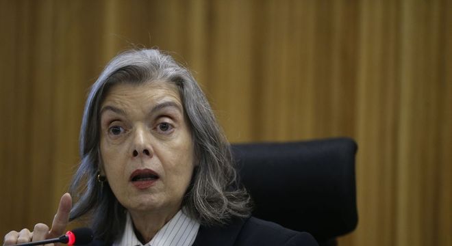 Cármen Lúcia dá prazo de 48 horas para BC justificar nota de R$ 200