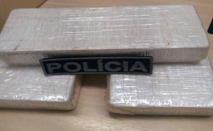Polícia Militar apreende quase R$ 400 mil em cocaína na BR-101