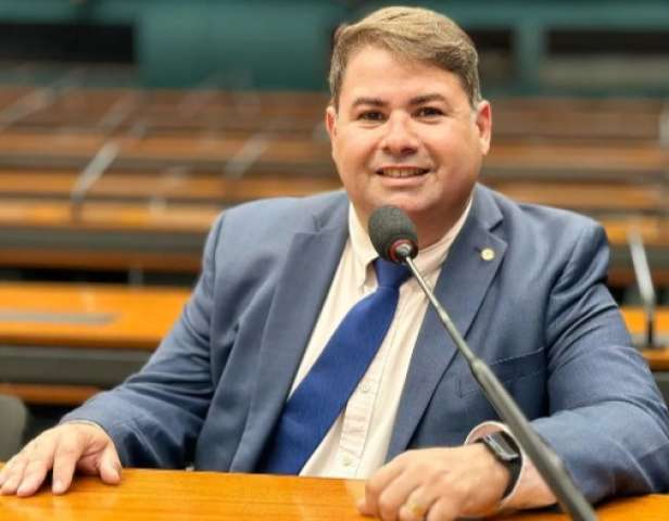 Deputado por um mês, Cartaxo usou todos os benefícios do Congresso