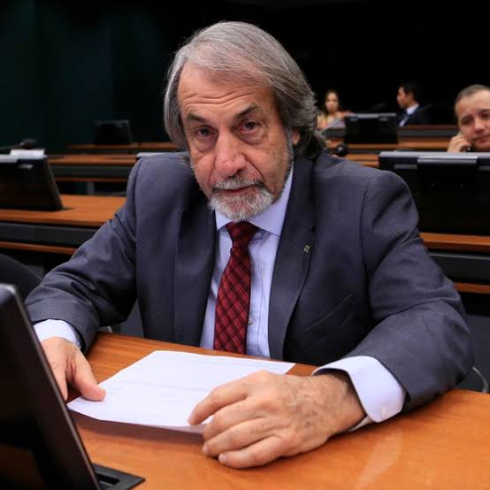 Ex-deputado federal Cadoca morre vítima da Covid-19