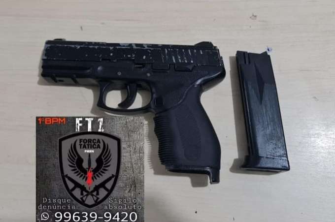 Homem vai pra cima de viatura com arma falsa e é baleado em Natal