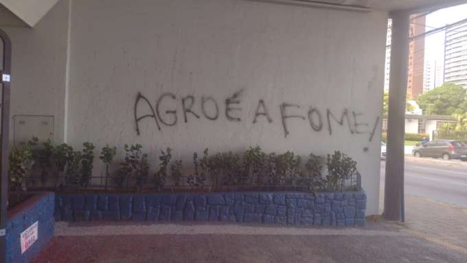 É preciso ser muito idiota: Agro é a fome
