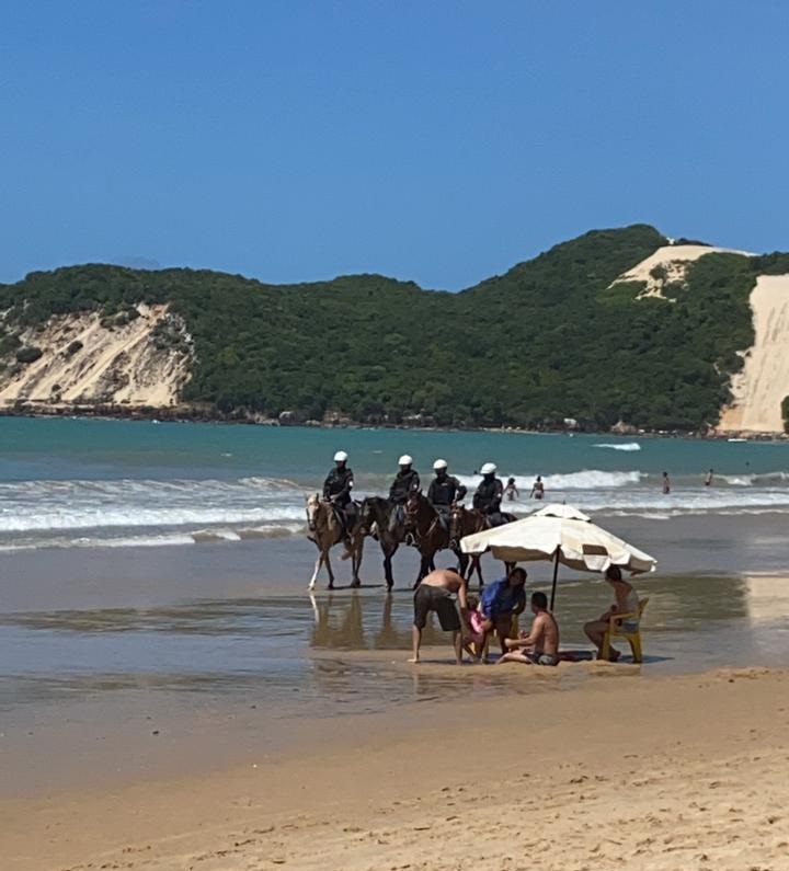 💩Merda na praia💩