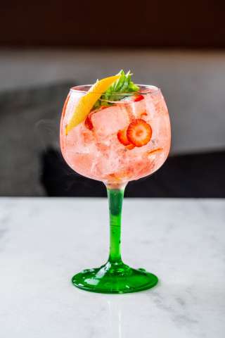 Fim de semana tem happy hour e música ao vivo no Restaurante Mipibu 