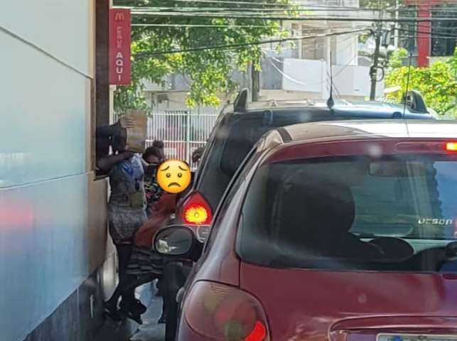 PM afugenta mendicância no McDonalds