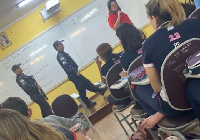 Freira chama Polícia Militar após denuncia sobre trote em escola privada de Natal