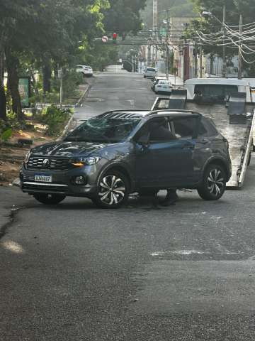 Animal causou acidente na frente do Hospital da Unimed