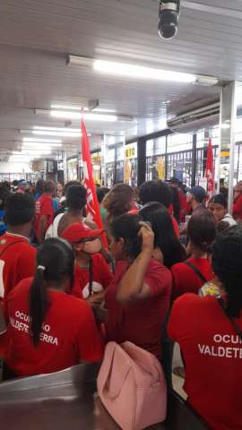 É só o começo: Loja do Nordestão é invadida por apoiadores do Lula