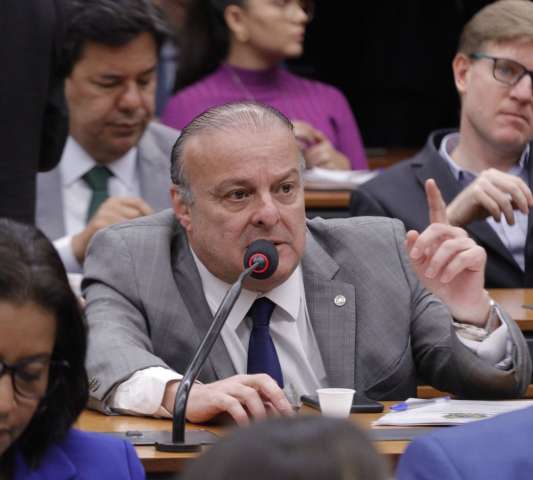 Projeto do Deputado Federal Paulinho Freire prevê o uso de coletores de resíduos sólidos nos bueiros