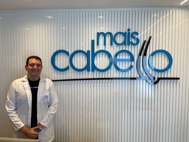 Referência nacional em transplante capilar visita Natal