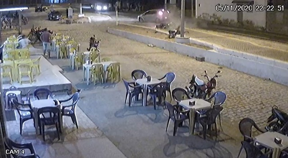 Motociclista é arremessado após ser atingido por carro no interior do RN