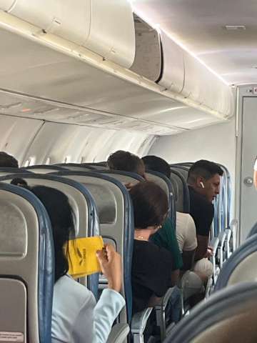 Passageiros da VoePass em uma verdadeira sauna no voo Mossoró-Natal