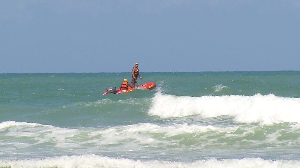 Adolescente desaparece na praia de Areia Preta
