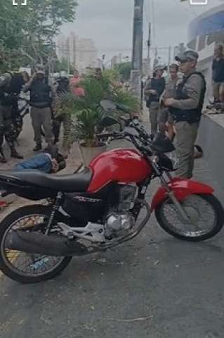 Casal tenta assaltar funerária e termina baleado por dono do estabelecimento em Lagoa Seca