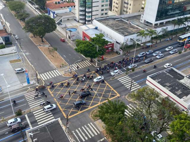 Motoboys fazem protesto por mais segurança em Natal