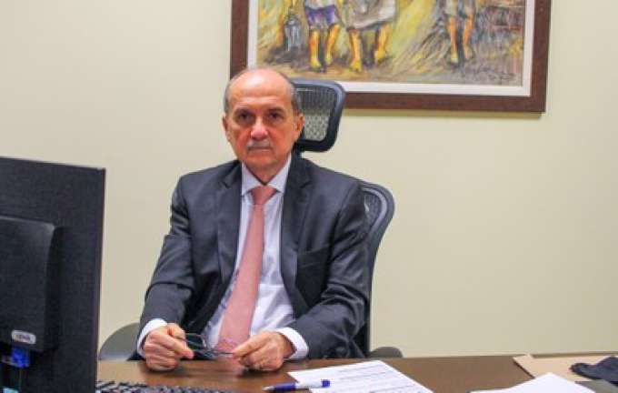 Desembargador repõe a lógica e suspende decisão do TCE sobre salário de vereadores