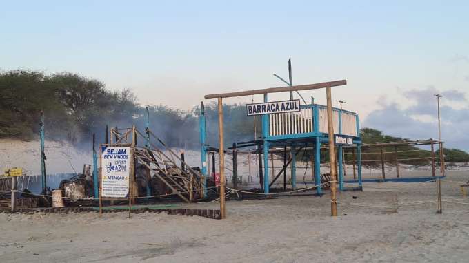 [VÍDEO] Restaurante é destruído por incêndio em cidade da região Costa Branca