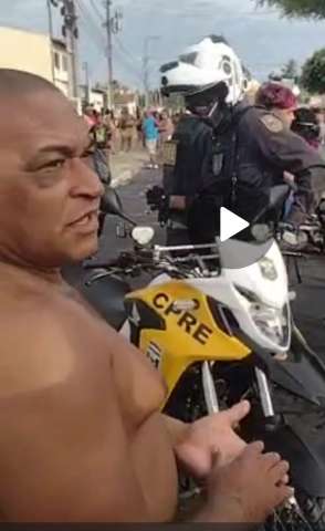 [VÍDEO] Homem leva chave de moto de policial do CPRE