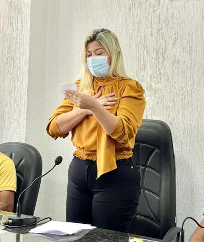 Janaina de Salin toma posse em Lagoa de Pedras