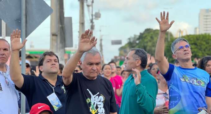 General Girão caminha na Marcha para Jesus em Natal, evento com mais de R$ 300 mil em emendas do deputado  