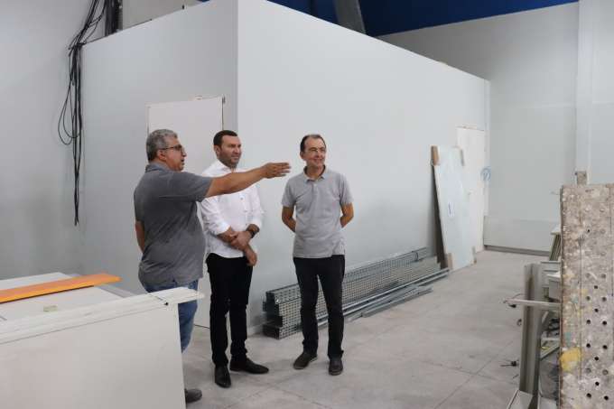 Prefeito Emídio Jr visita sede da empresa de call center Atento em Macaíba