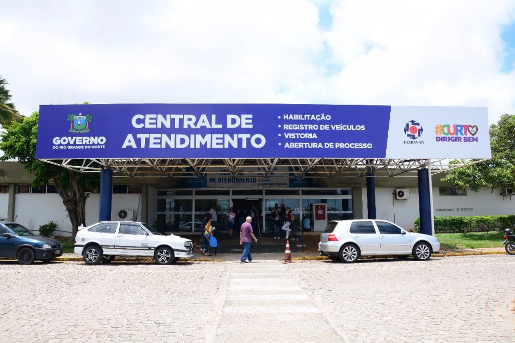 Detran retoma atendimento presencial nesta segunda-feira