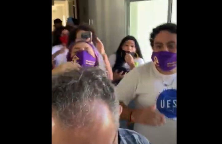 Em novo vídeo, alunos perseguem, xingam e ameaçam pro-reitor do IFRN