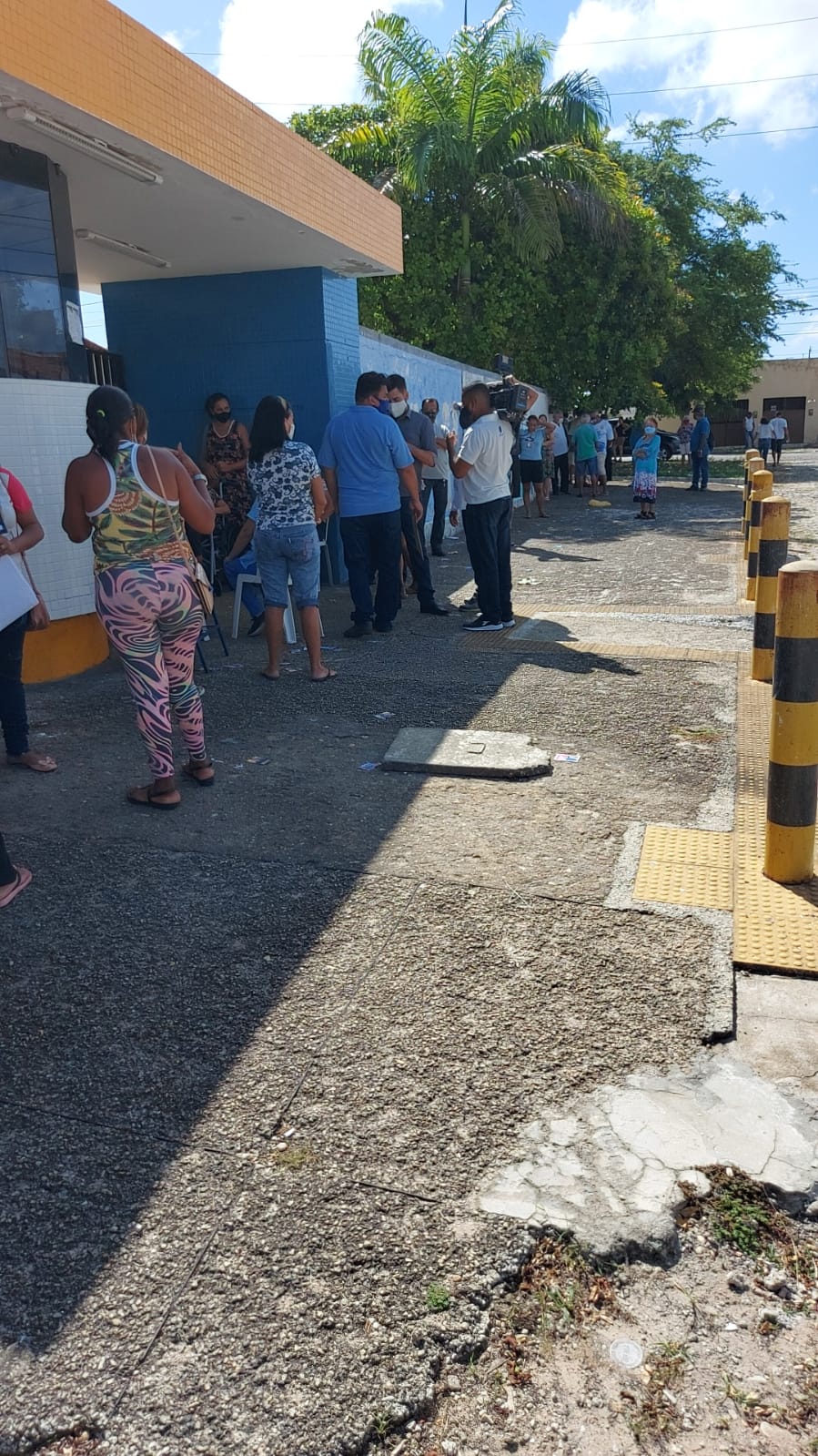 Supervisor do TRE atrasa e local de votação ainda está fechado