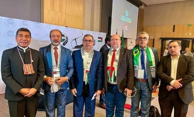 Deputado federal do PT aparece em foto ao lado de porta-voz do Hamas